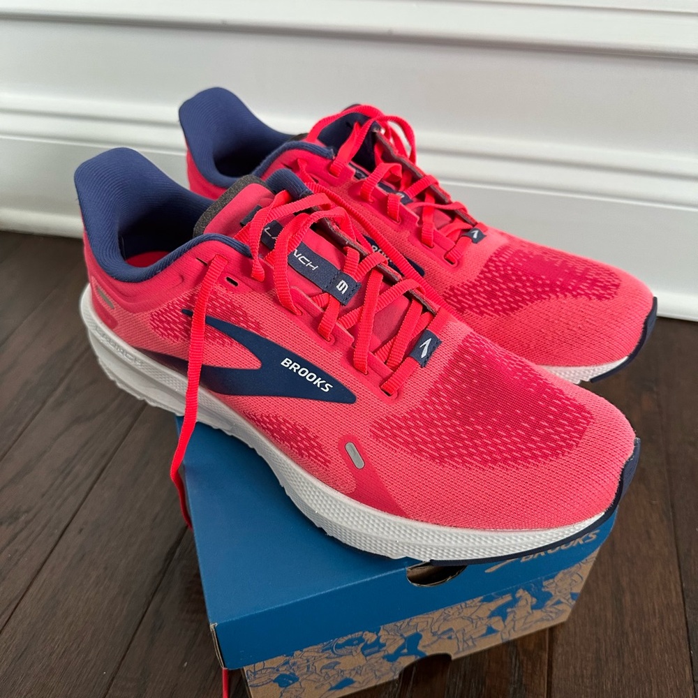 Brooks Launch 9 Running Shoes, Size 10